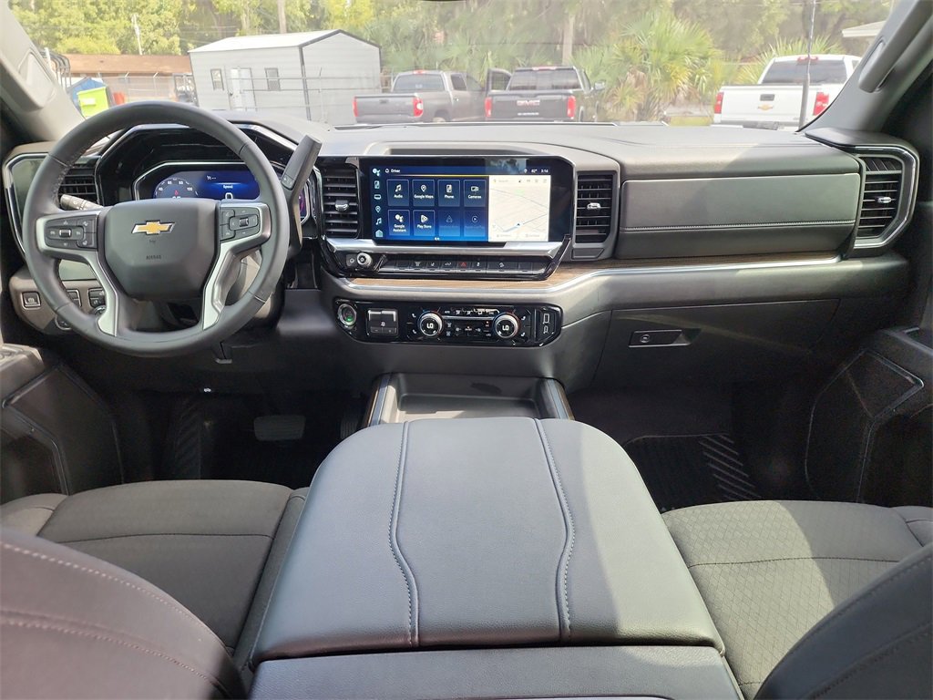 Used 2025 Chevrolet Silverado 3500 LT AWD/4WD image 12