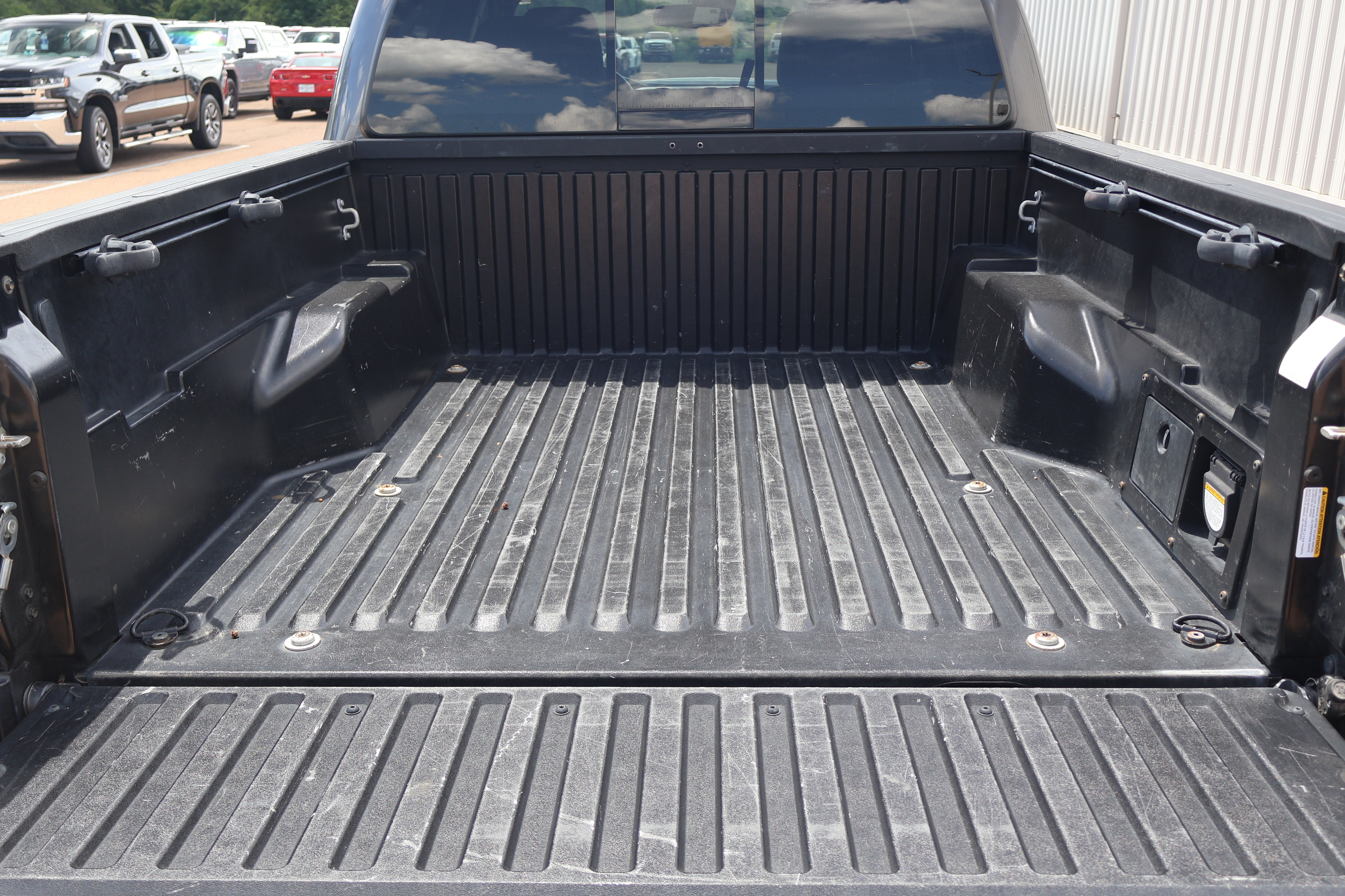 Used 2020 Toyota Tacoma TRD Sport w/ Technology Package RWD image 9