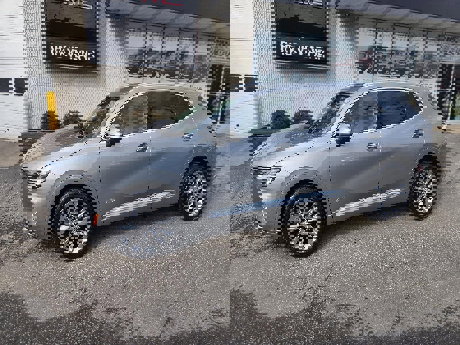 Certified 2023 Buick Envision Avenir image 4