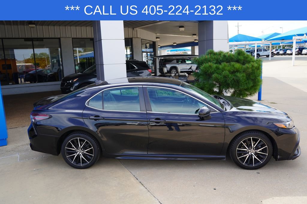 Used 2021 Toyota Camry SE image 10