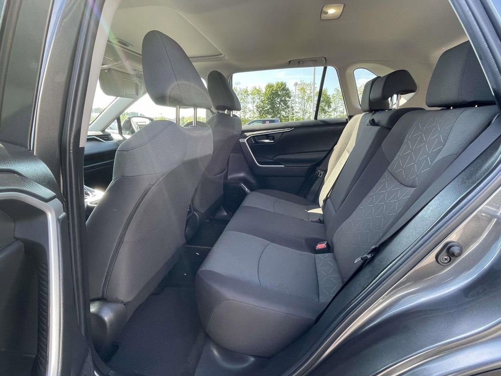 Used 2022 Toyota RAV4 XLE w/ Convenience Package image 14