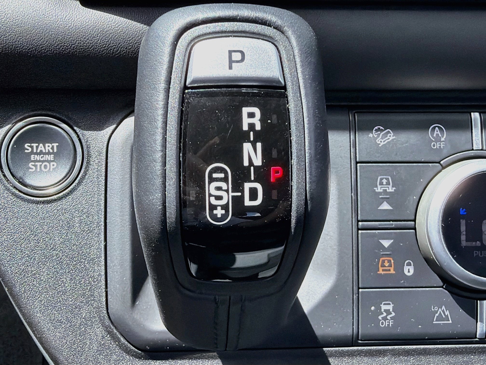 Used 2025 Land Rover Defender 110 S AWD/4WD image 27