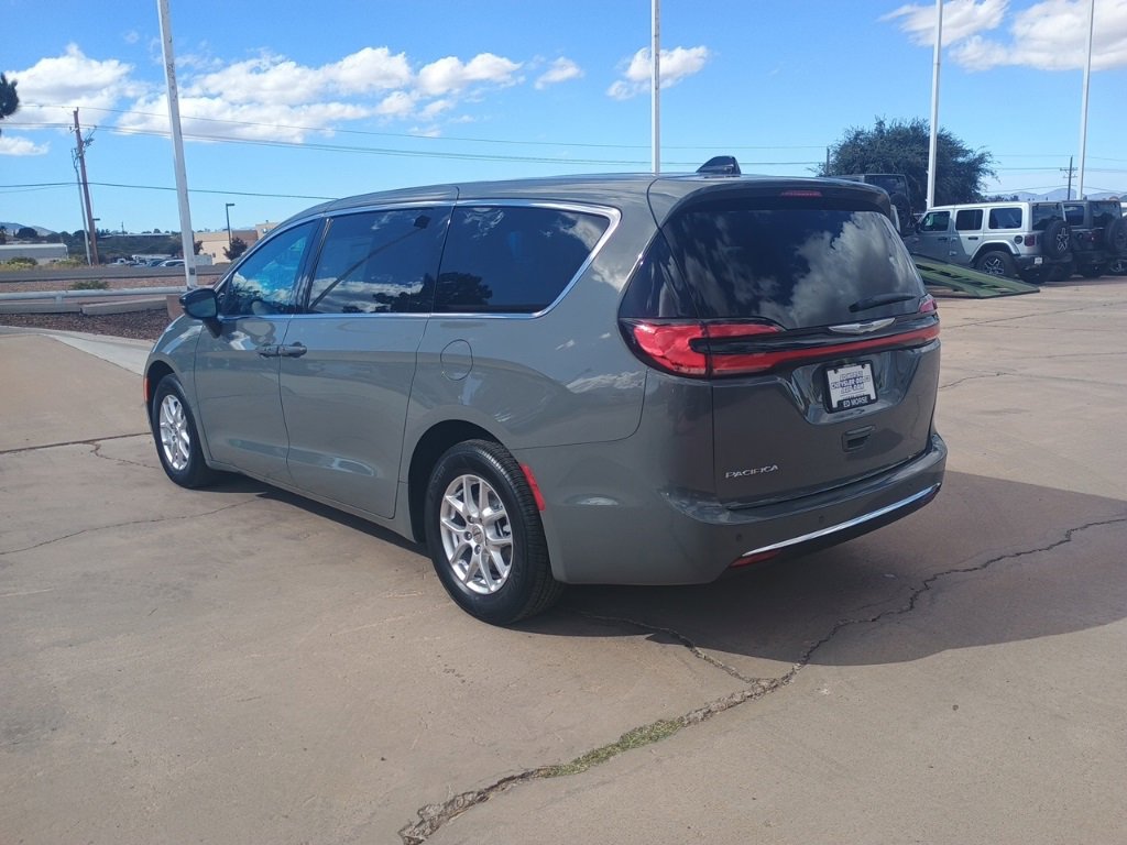 New 2025 Chrysler Pacifica Select image 7