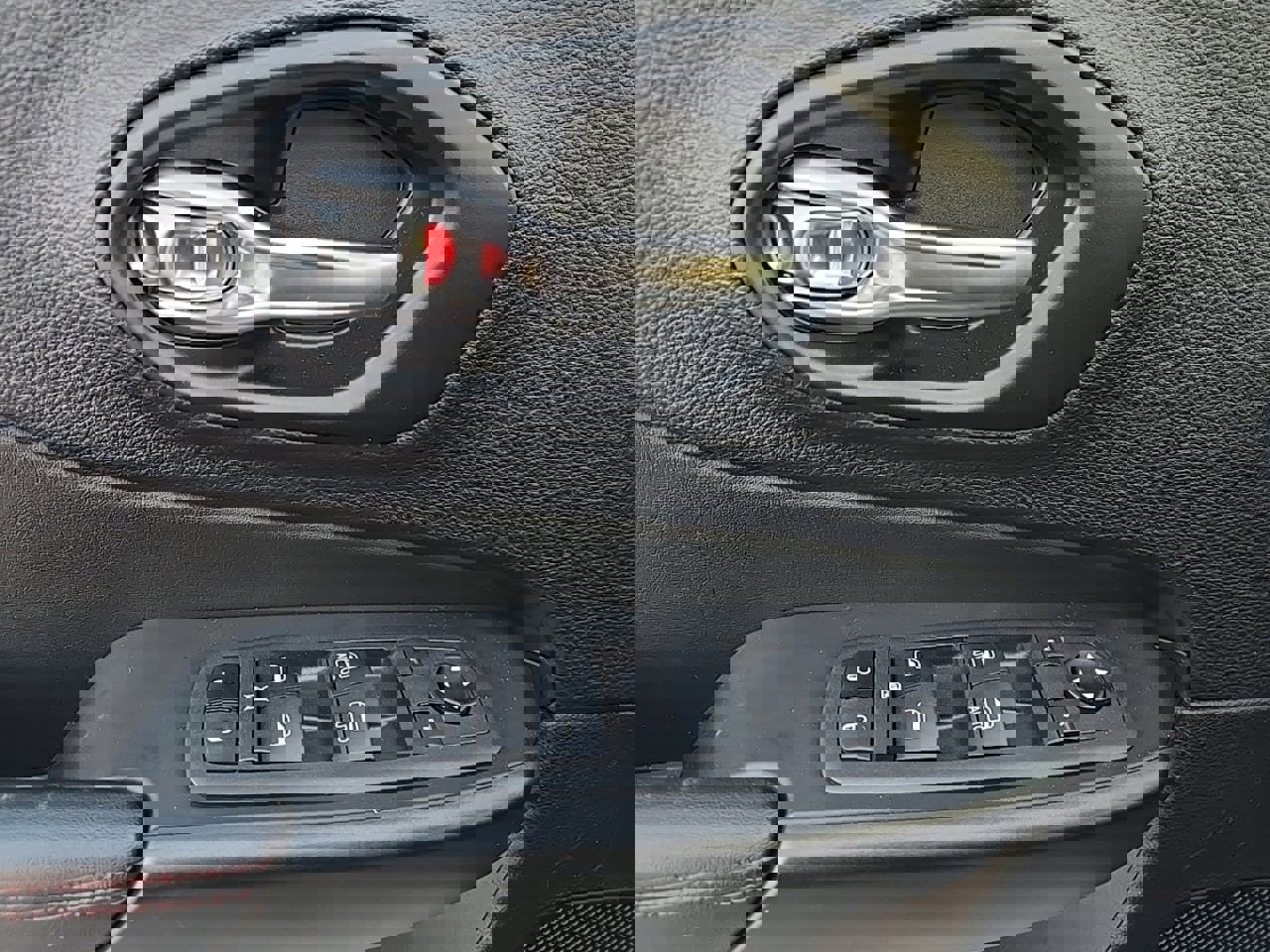 Used 2022 Jeep Cherokee Trailhawk w/ Trailer Tow Group image 12