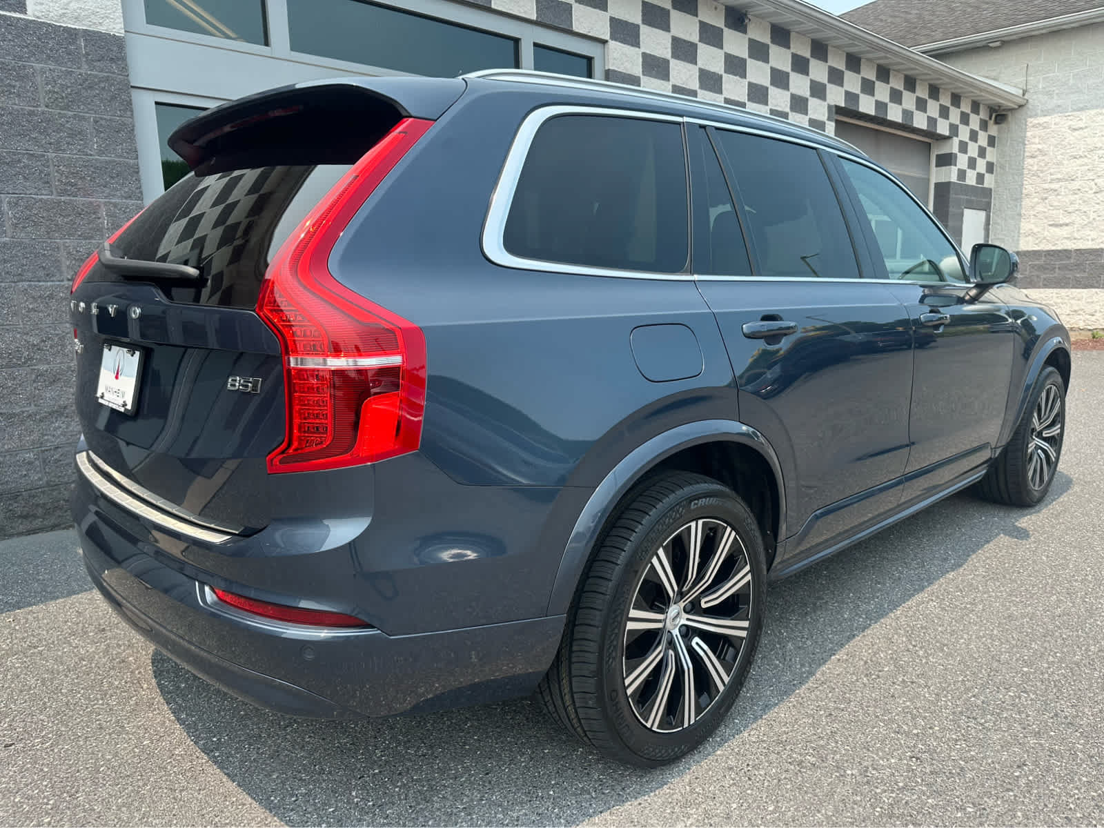 Used 2023 Volvo XC90 B5 Core w/ Protection Package Premier AWD/4WD image 6