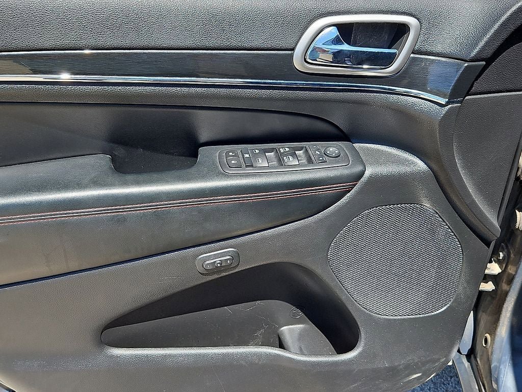 Used 2017 Jeep Grand Cherokee Trailhawk AWD/4WD image 21