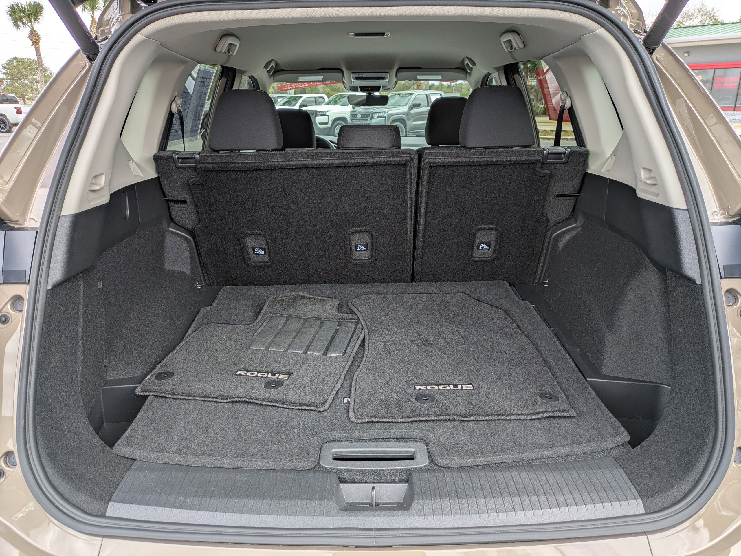 Certified 2024 Nissan Rogue SV image 12