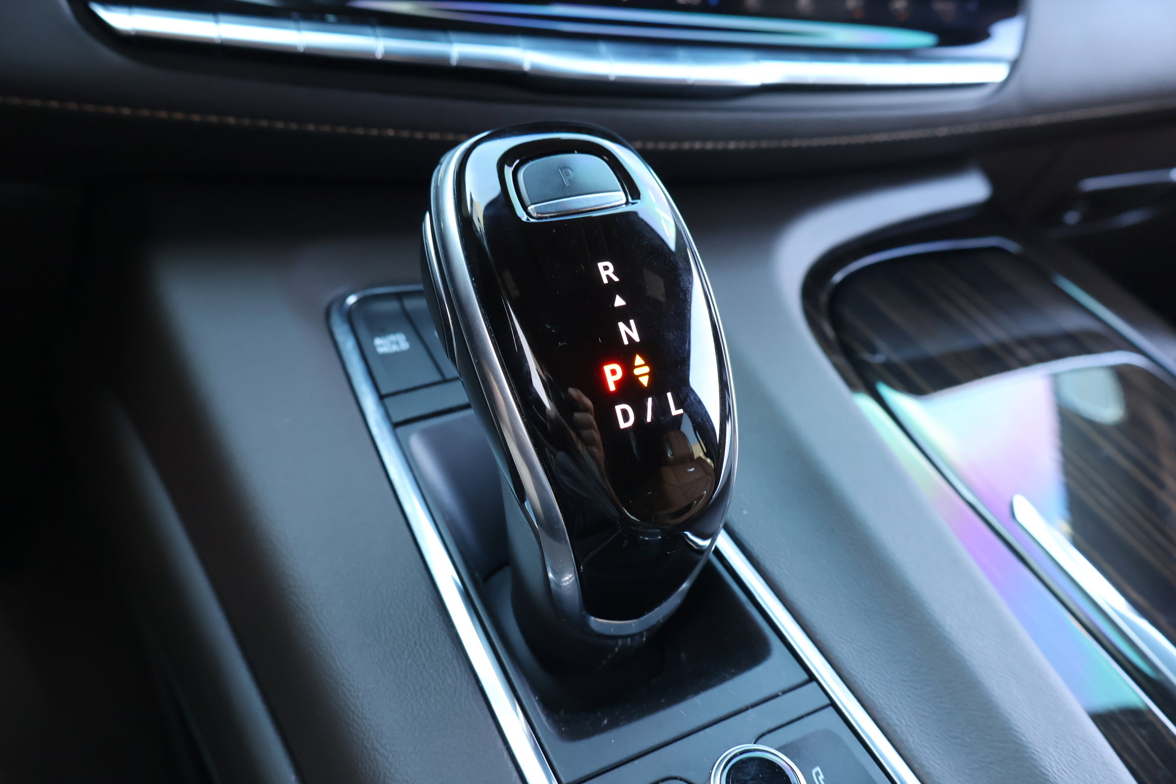 Used 2021 Cadillac Escalade Premium Luxury w/ Driver Assist Tech Package image 29