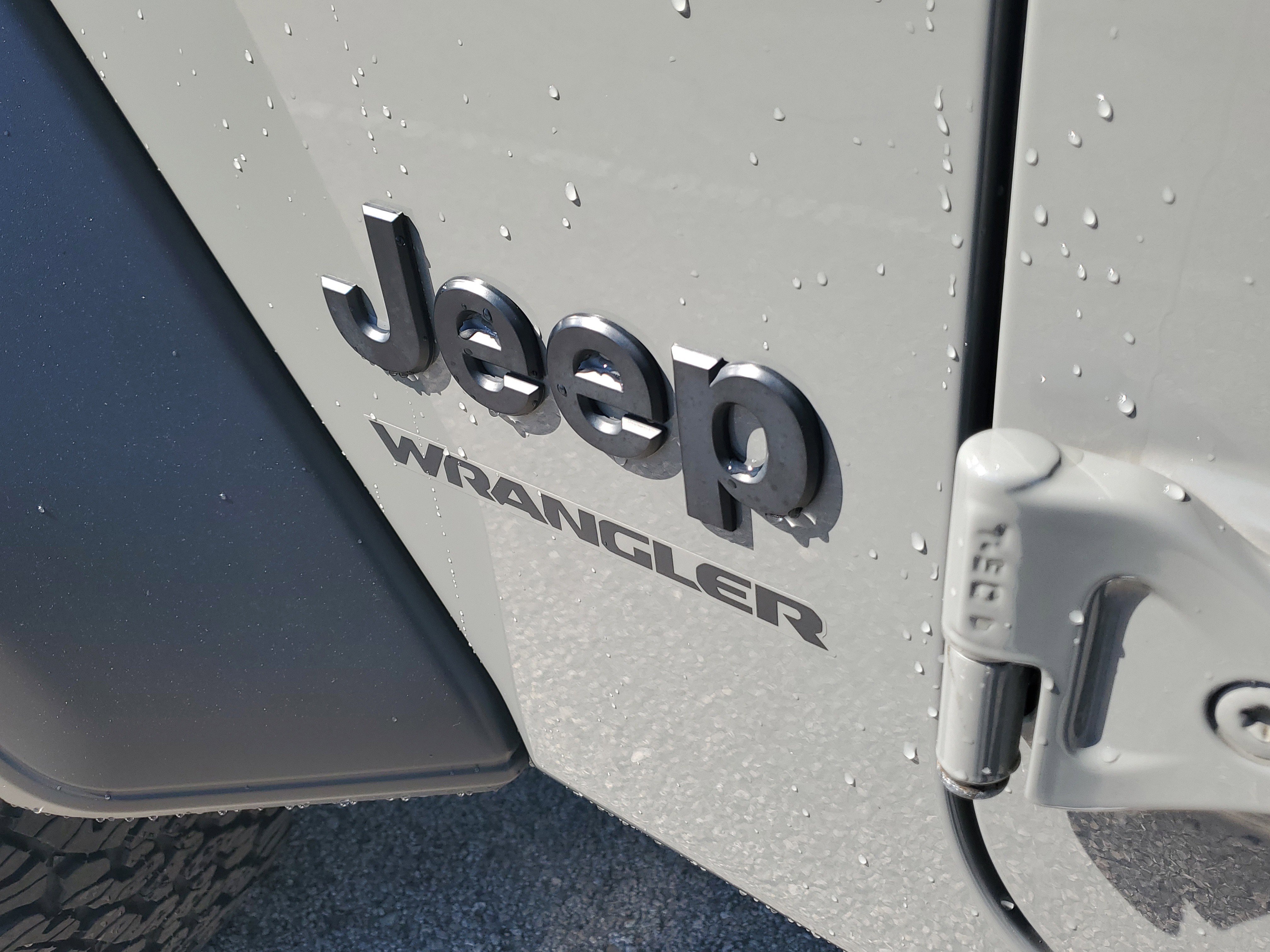 Used 2022 Jeep Wrangler Sport image 6