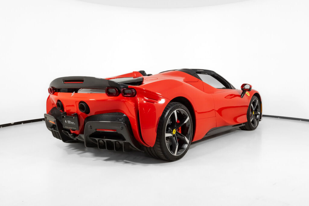 Used 2023 Ferrari SF90 Spider AWD/4WD image 2