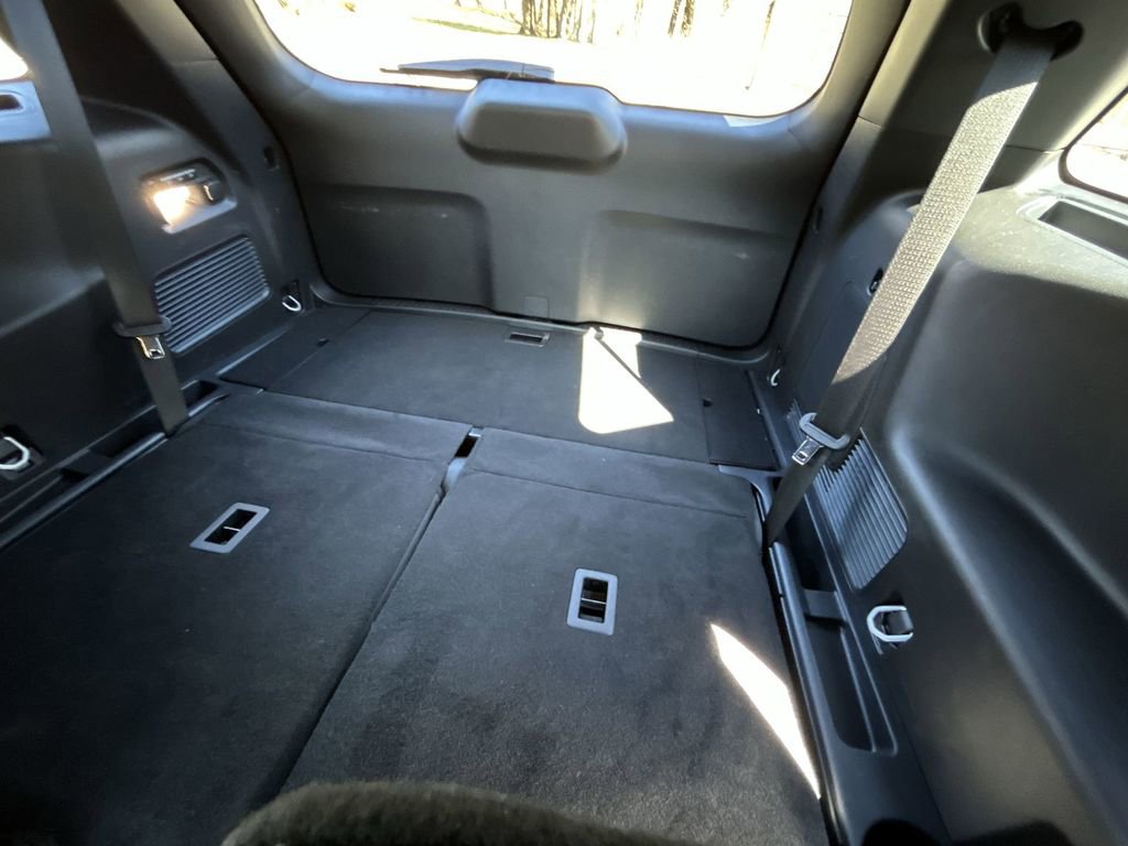 Used 2025 Ford Explorer ST image 24