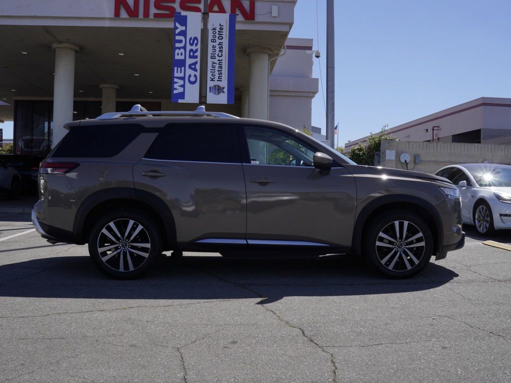 Certified 2023 Nissan Pathfinder Platinum w/ Cargo Package FWD image 3