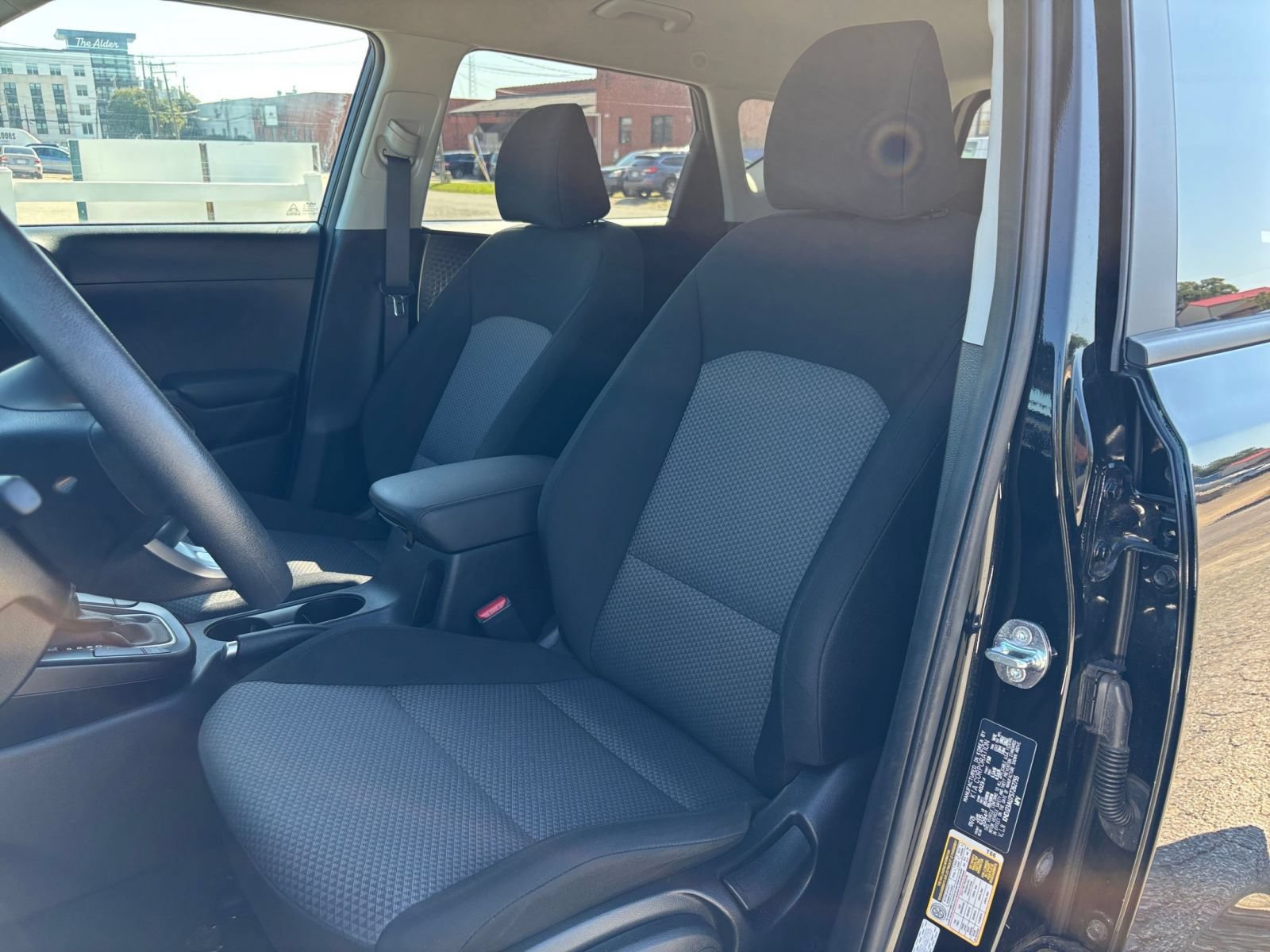 Used 2025 Kia Soul LX w/ LX Technology Package FWD image 33