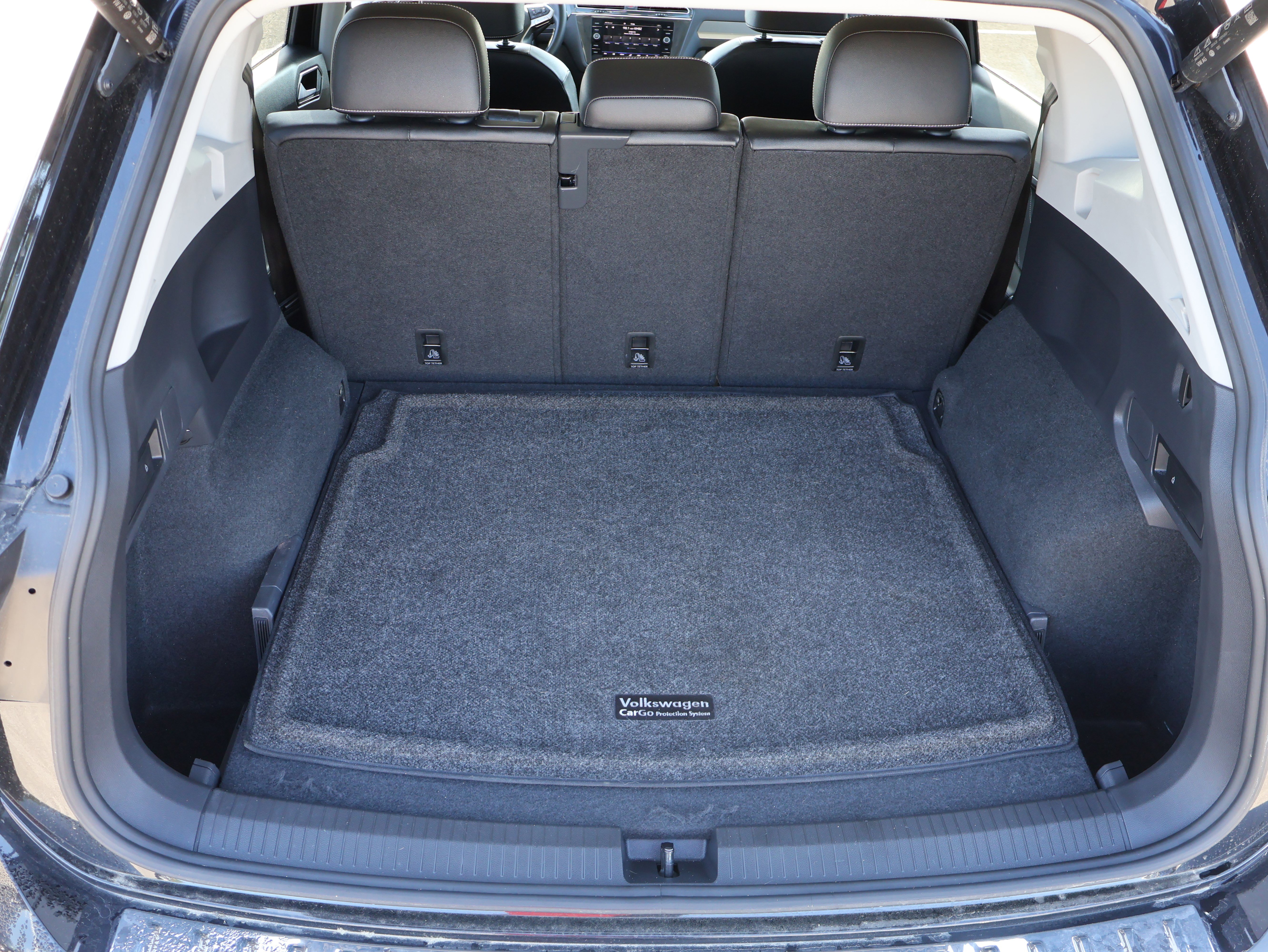 Used 2022 Volkswagen Tiguan SE w/ Panoramic Sunroof Package AWD/4WD image 15