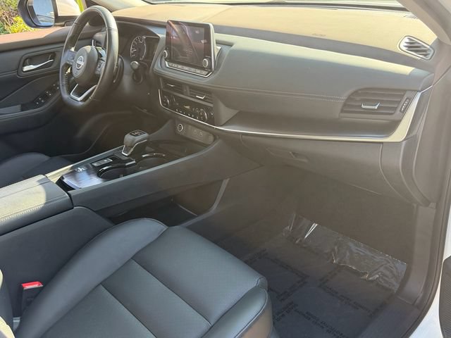 Used 2023 Nissan Rogue SV w/ SV Premium B Package FWD image 19