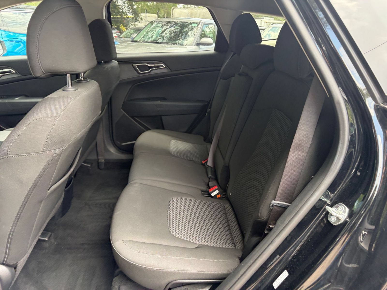 Used 2025 Kia Sportage LX FWD image 35