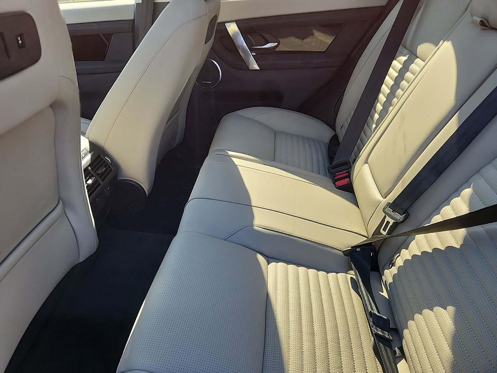 Certified 2025 Land Rover Discovery Sport S image 5