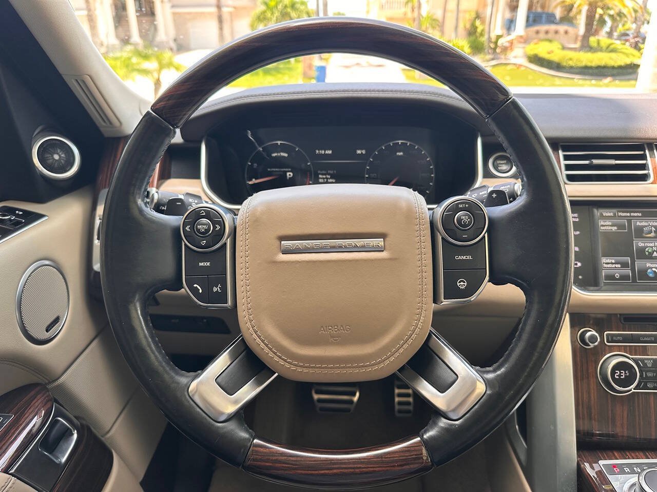 Used 2015 Land Rover Range Rover Supercharged AWD/4WD image 11