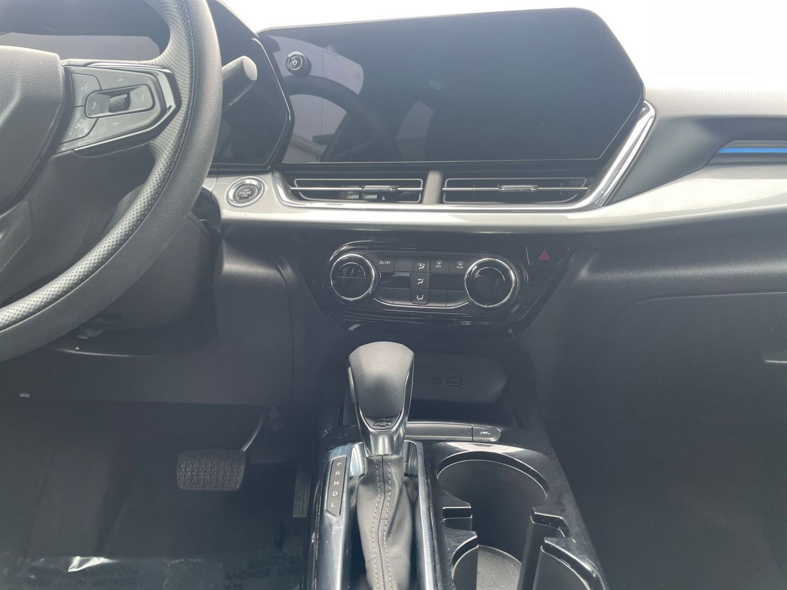 Used 2025 Chevrolet Trax LT image 18