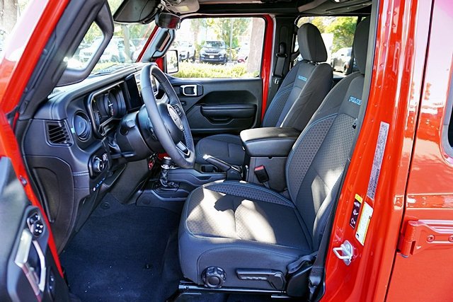 Certified 2025 Jeep Wrangler Unlimited Rubicon 4xe w/ Convenience Group AWD/4WD image 24