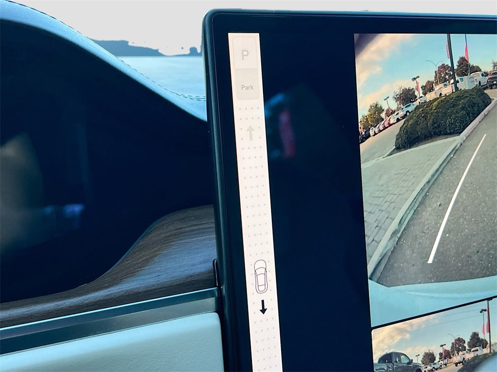 Used 2022 Tesla Model S image 16