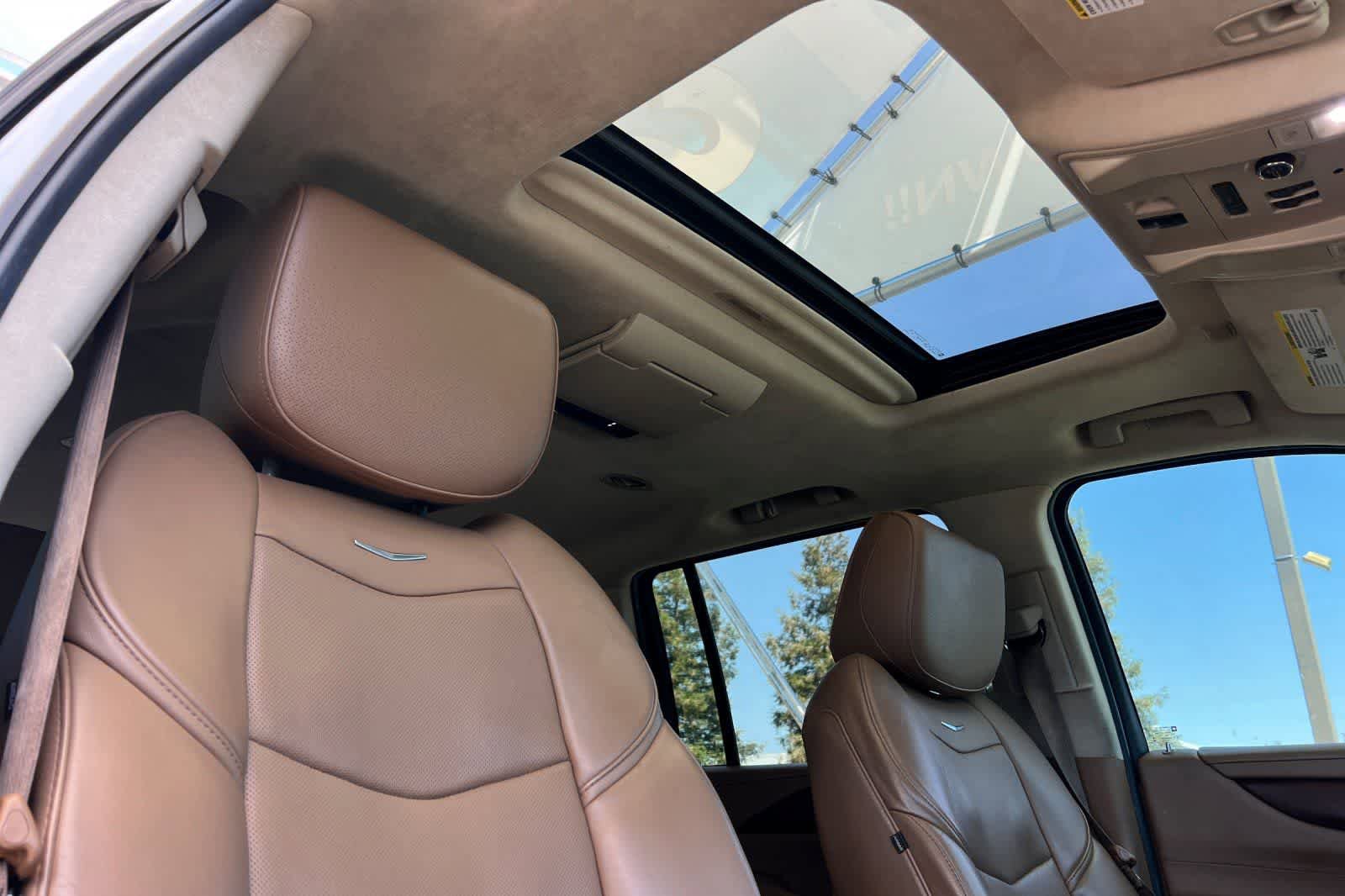 Used 2016 Cadillac Escalade ESV Platinum AWD/4WD image 20