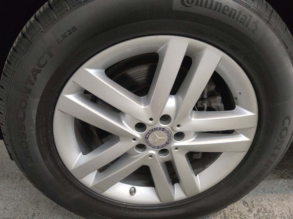 Used 2015 Mercedes-Benz GL 450 4MATIC w/ Lighting Package image 31