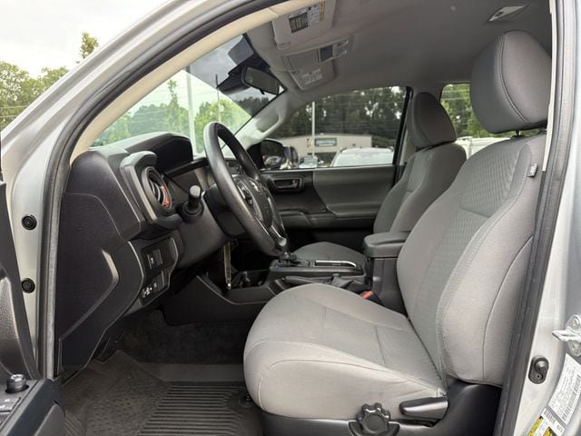 Used 2022 Toyota Tacoma SR AWD/4WD image 9
