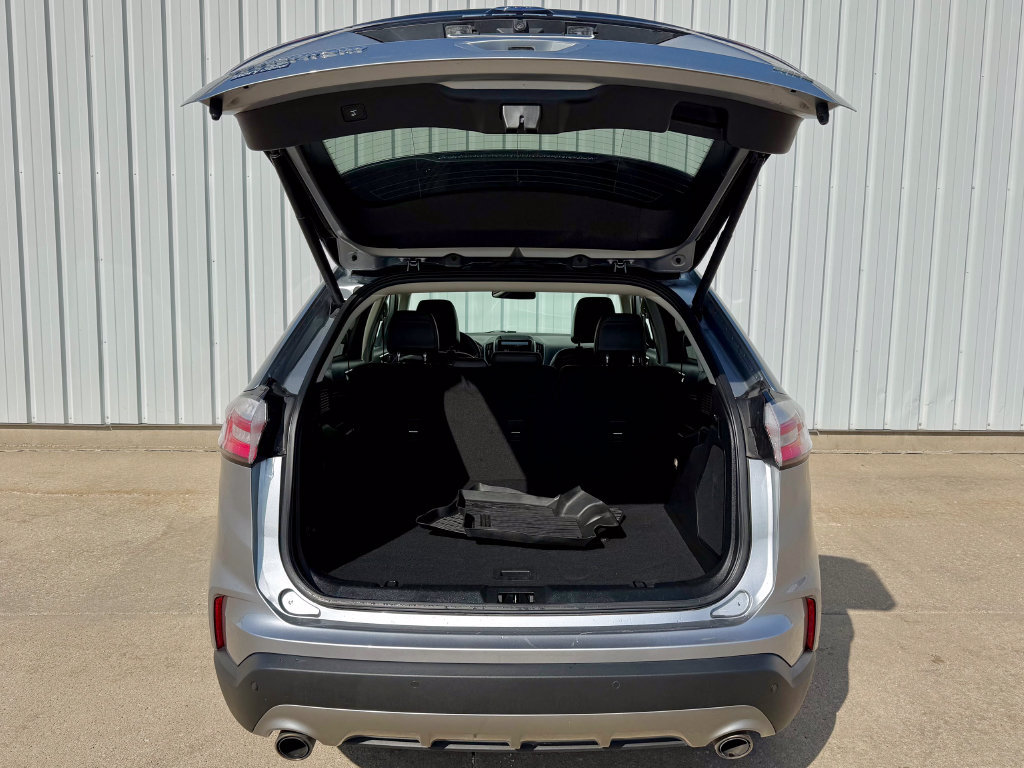 Used 2024 Ford Edge Titanium AWD/4WD image 16