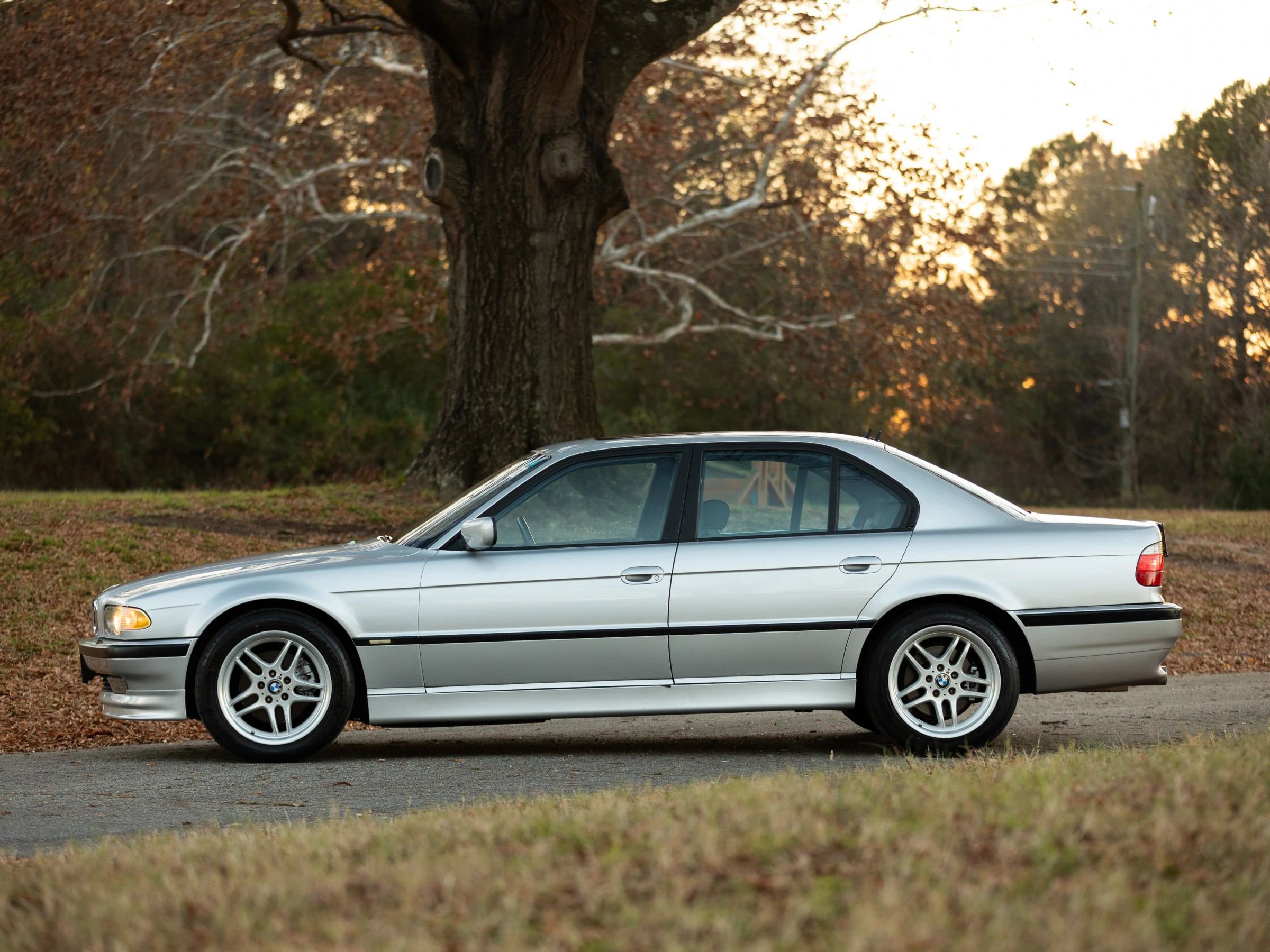 Used 2001 BMW 740i image 10