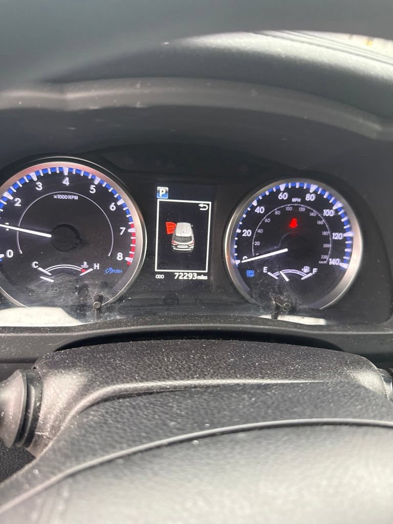 Used 2019 Toyota Highlander LE AWD/4WD image 11