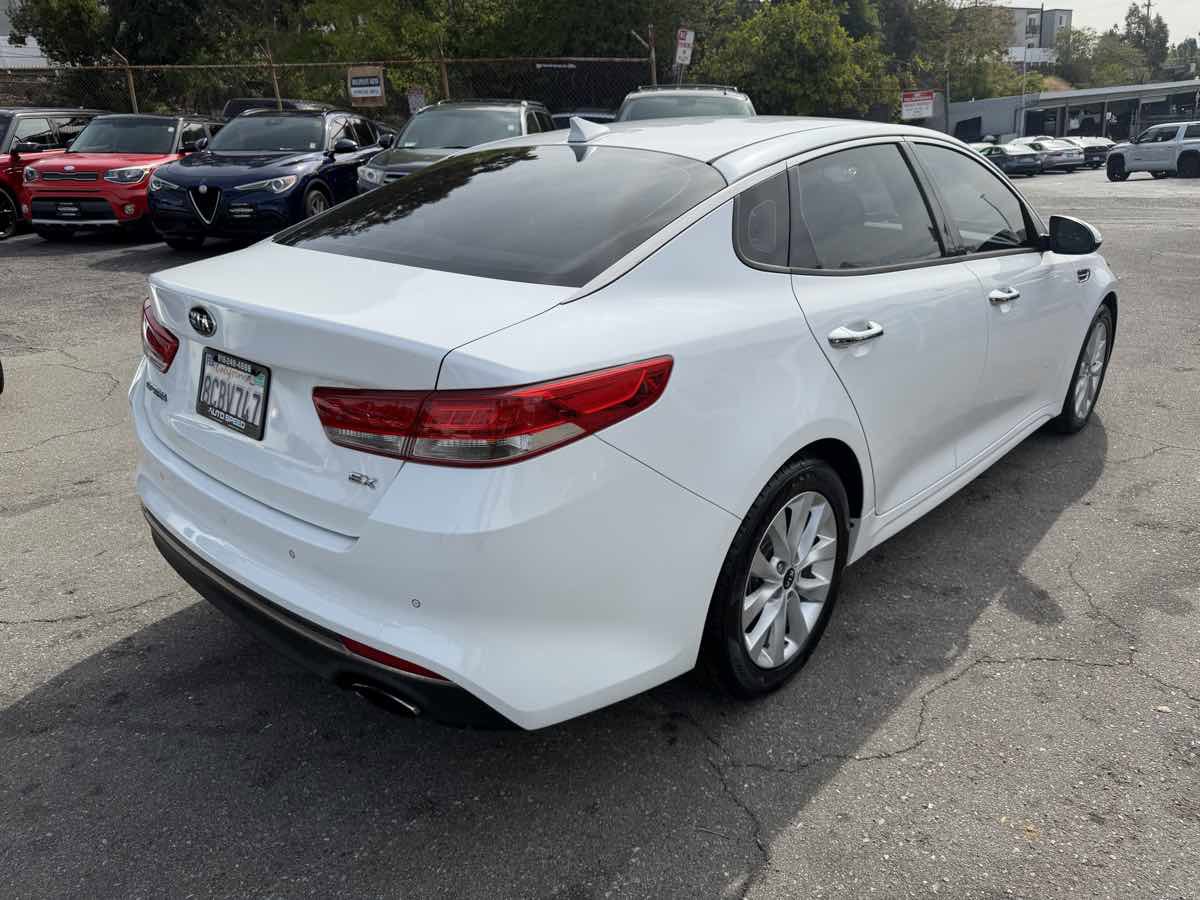 Used 2018 Kia Optima EX image 4