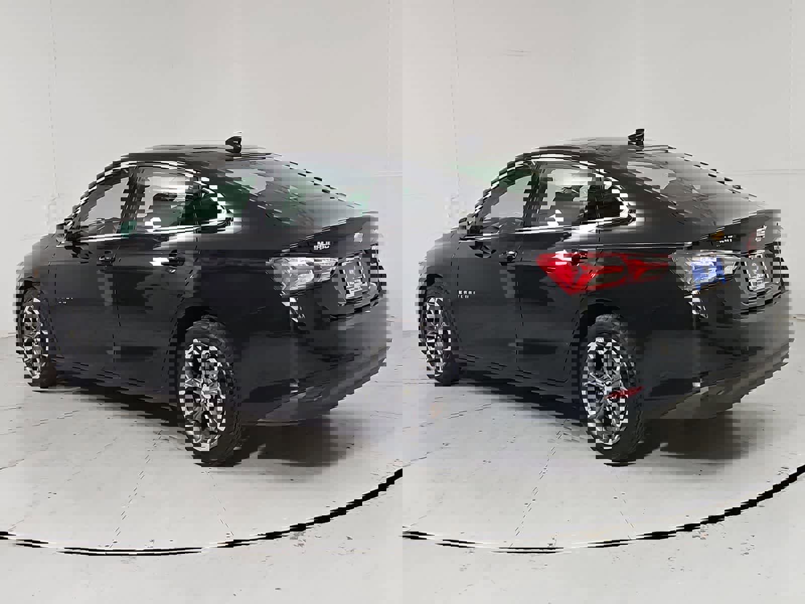 Used 2021 Chevrolet Malibu LT FWD image 4