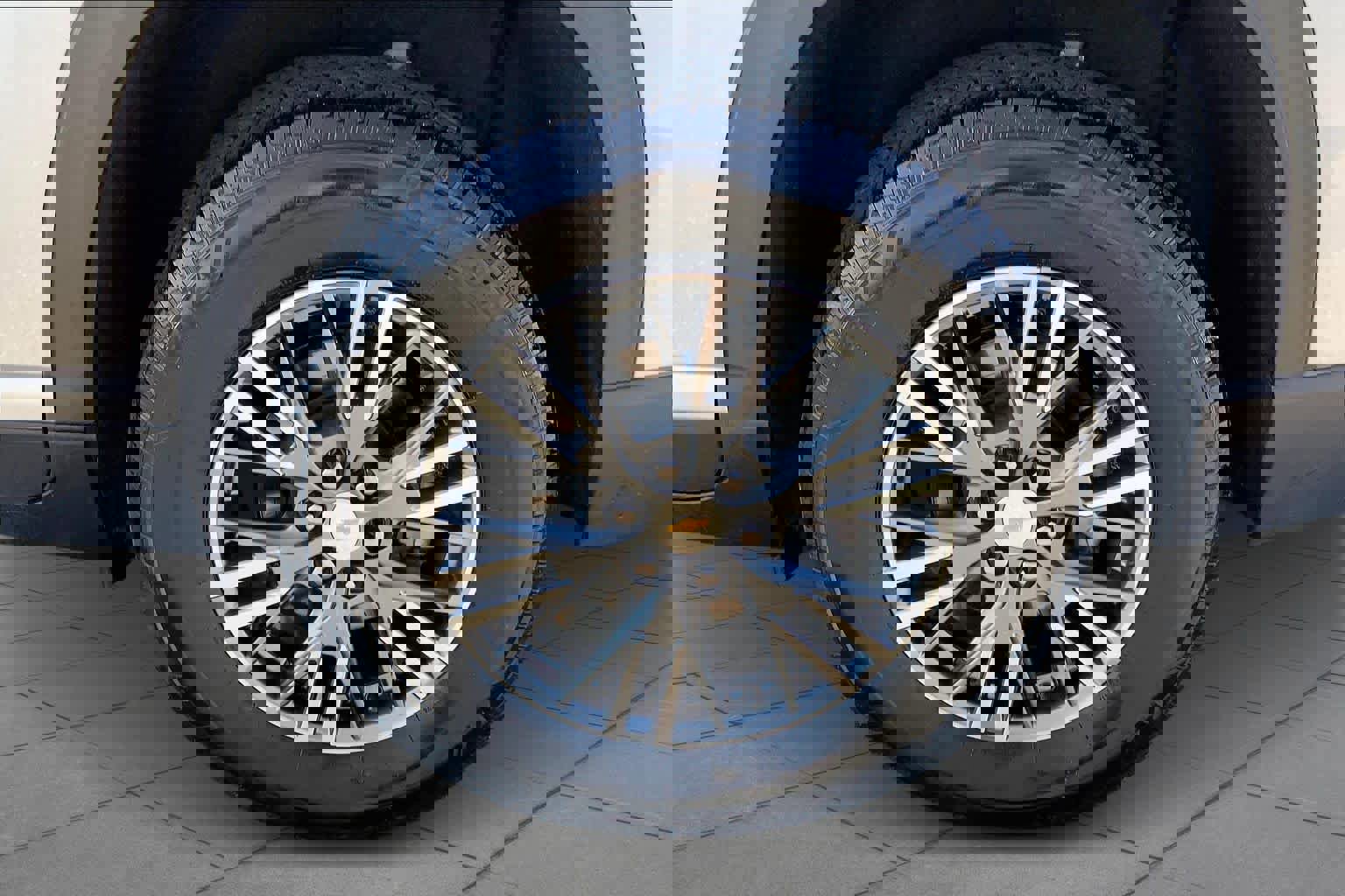 Used 2024 Chevrolet Traverse LT image 10