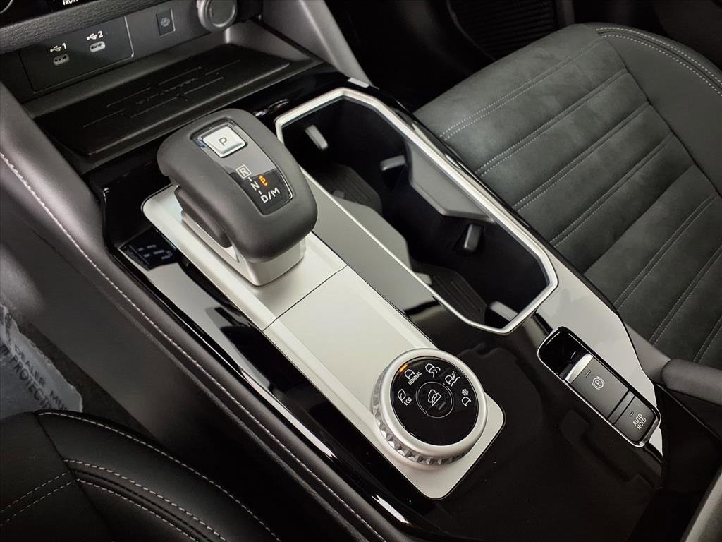 New 2025 Mitsubishi Outlander SE image 18