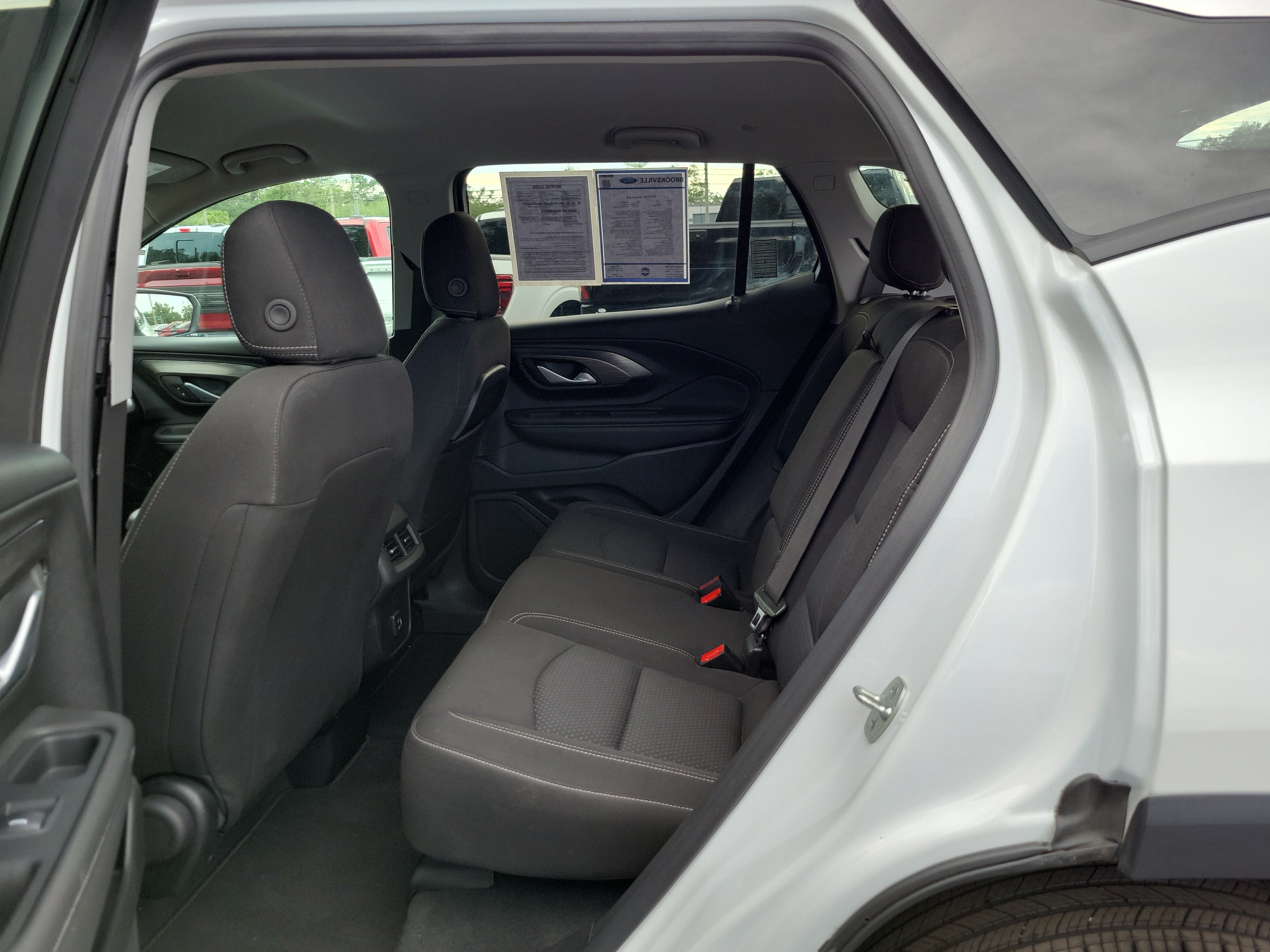 Used 2024 GMC Terrain SLE FWD image 22