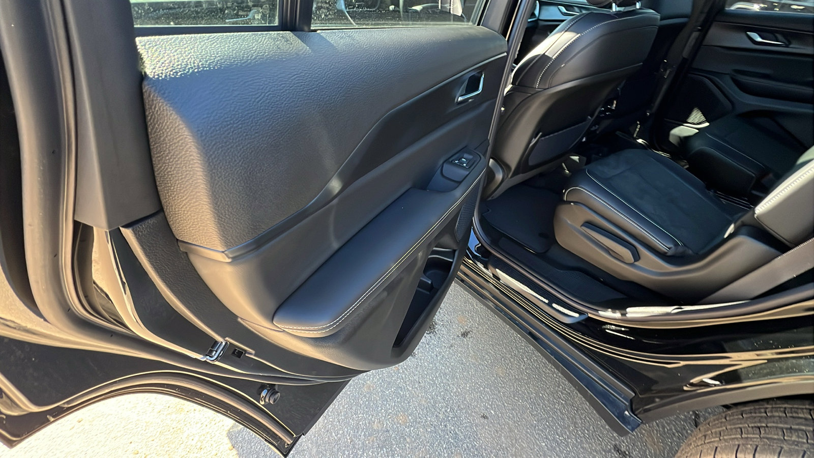 New 2025 Jeep Grand Cherokee L Altitude image 19