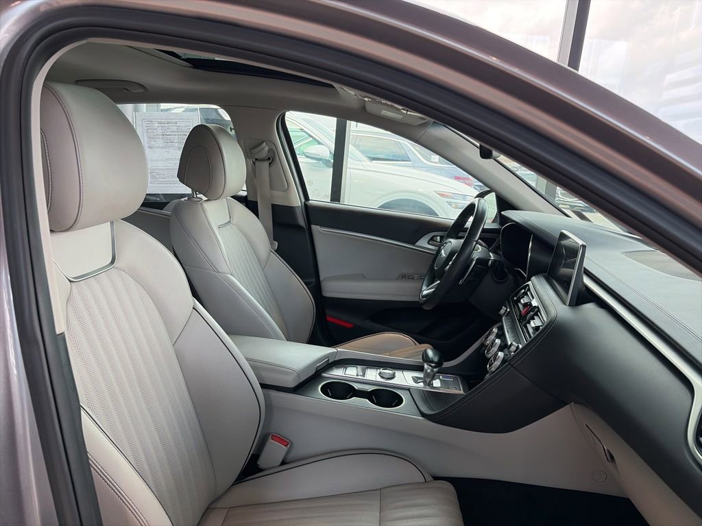 Used 2021 Genesis G70 2.0T w/ Elite Package AWD/4WD image 9