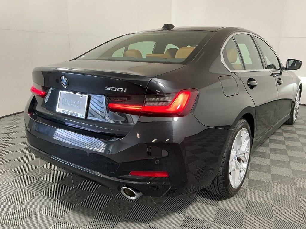 Certified 2025 BMW 330i Sedan w/ Premium Package RWD image 5