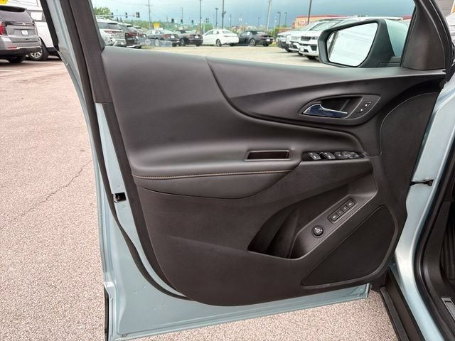 Used 2022 Chevrolet Equinox Premier AWD/4WD image 24