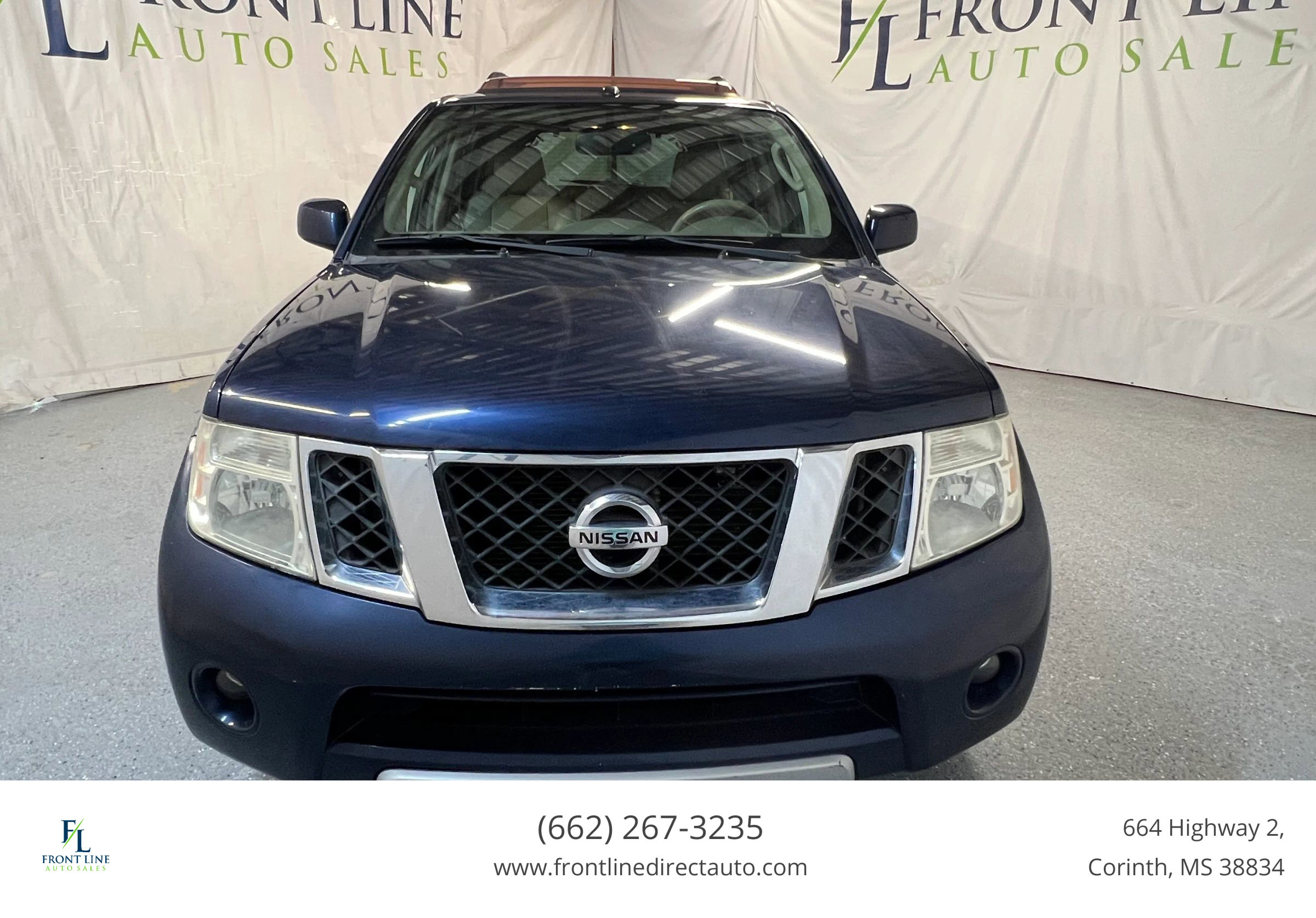 Used 2011 Nissan Pathfinder LE w/ Navigation Pkg image 2