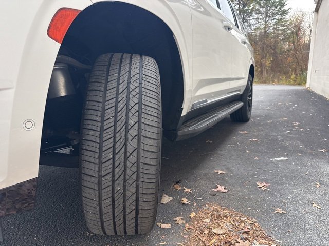 Used 2021 Cadillac Escalade ESV Premium Luxury w/ Driver Assist Tech Package image 33