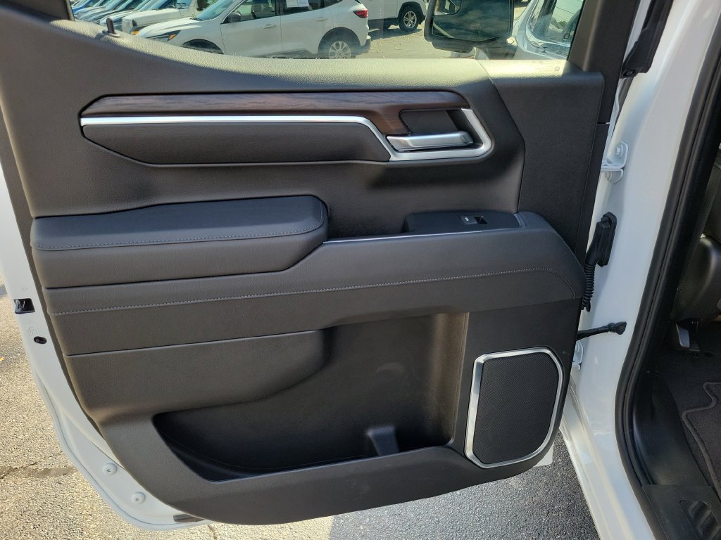 Used 2026 GMC Sierra 1500 SLT AWD/4WD image 18
