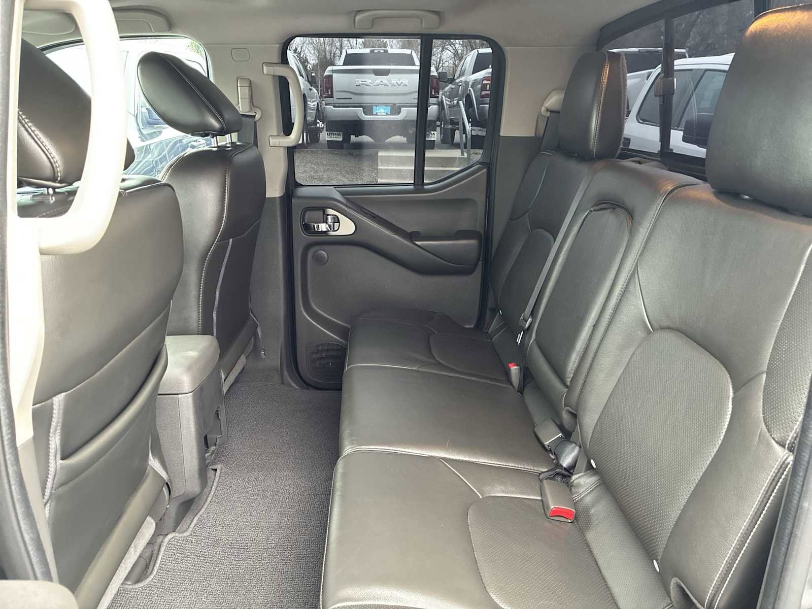 Used 2020 Nissan Frontier PRO-4X w/ Pro-4x Utility Package image 25