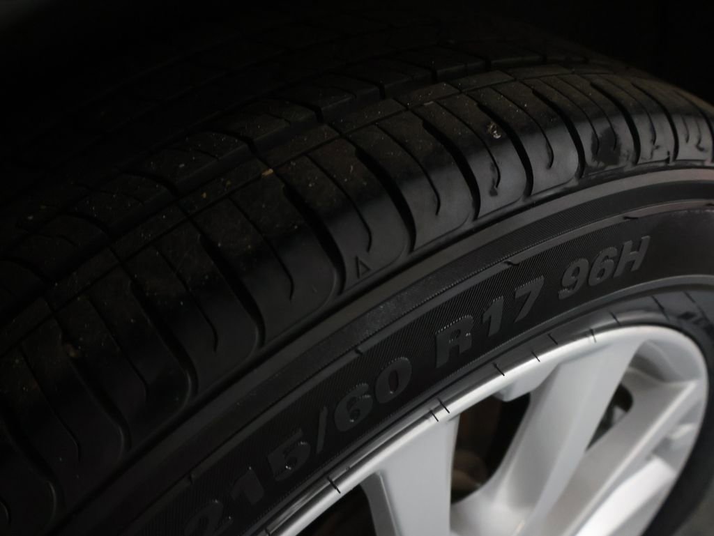 Used 2022 Nissan Rogue Sport S image 32