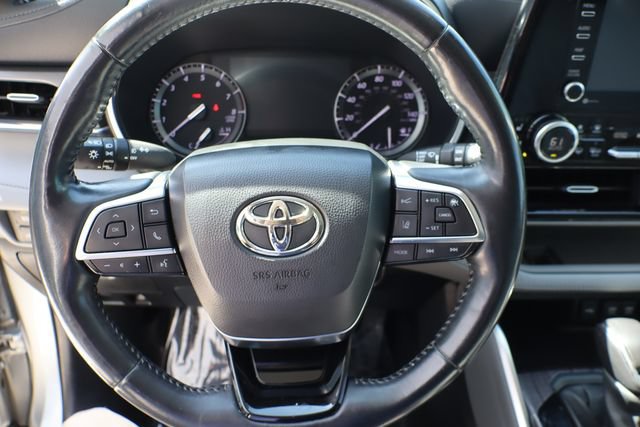 Used 2020 Toyota Highlander Limited FWD image 35
