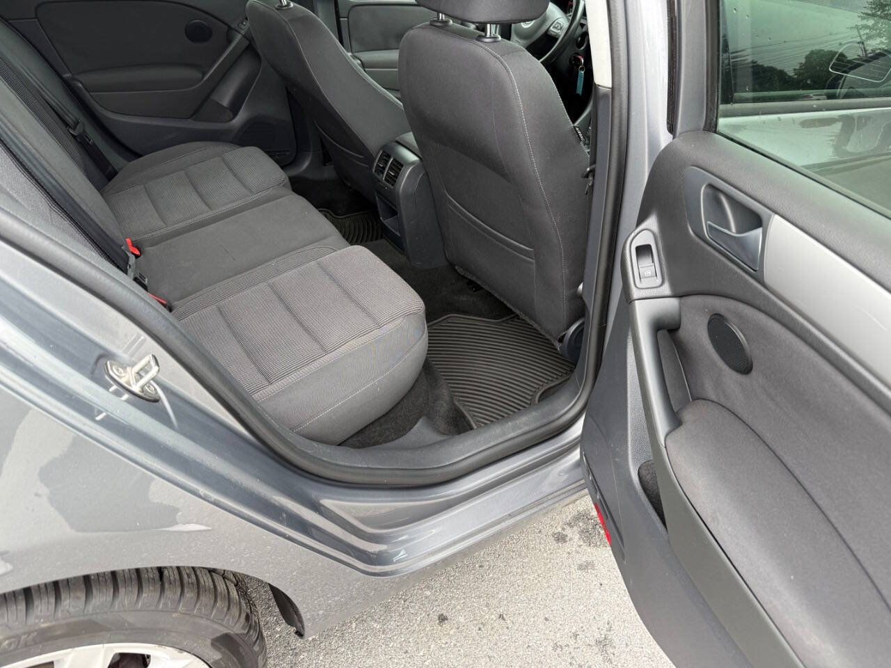 Used 2014 Volkswagen Golf TDI FWD image 11