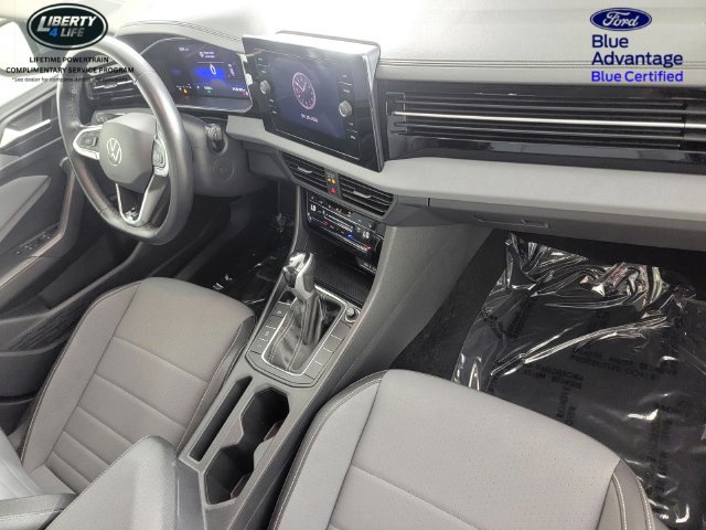 Used 2025 Volkswagen Jetta SE FWD image 21