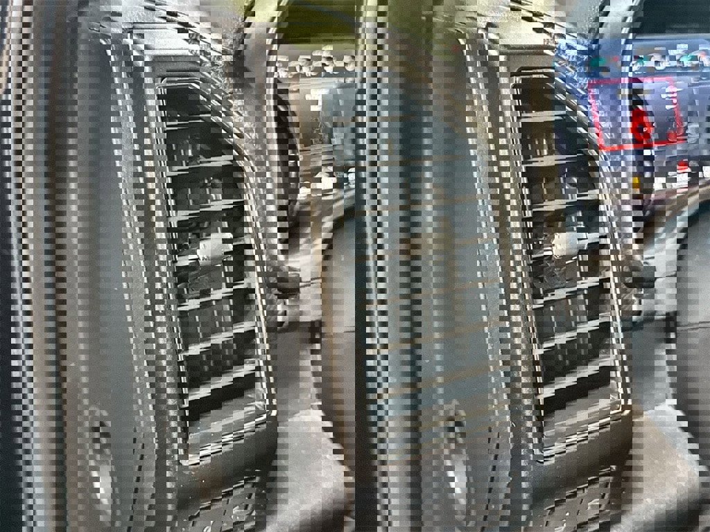 Used 2021 Ford Expedition Limited image 15