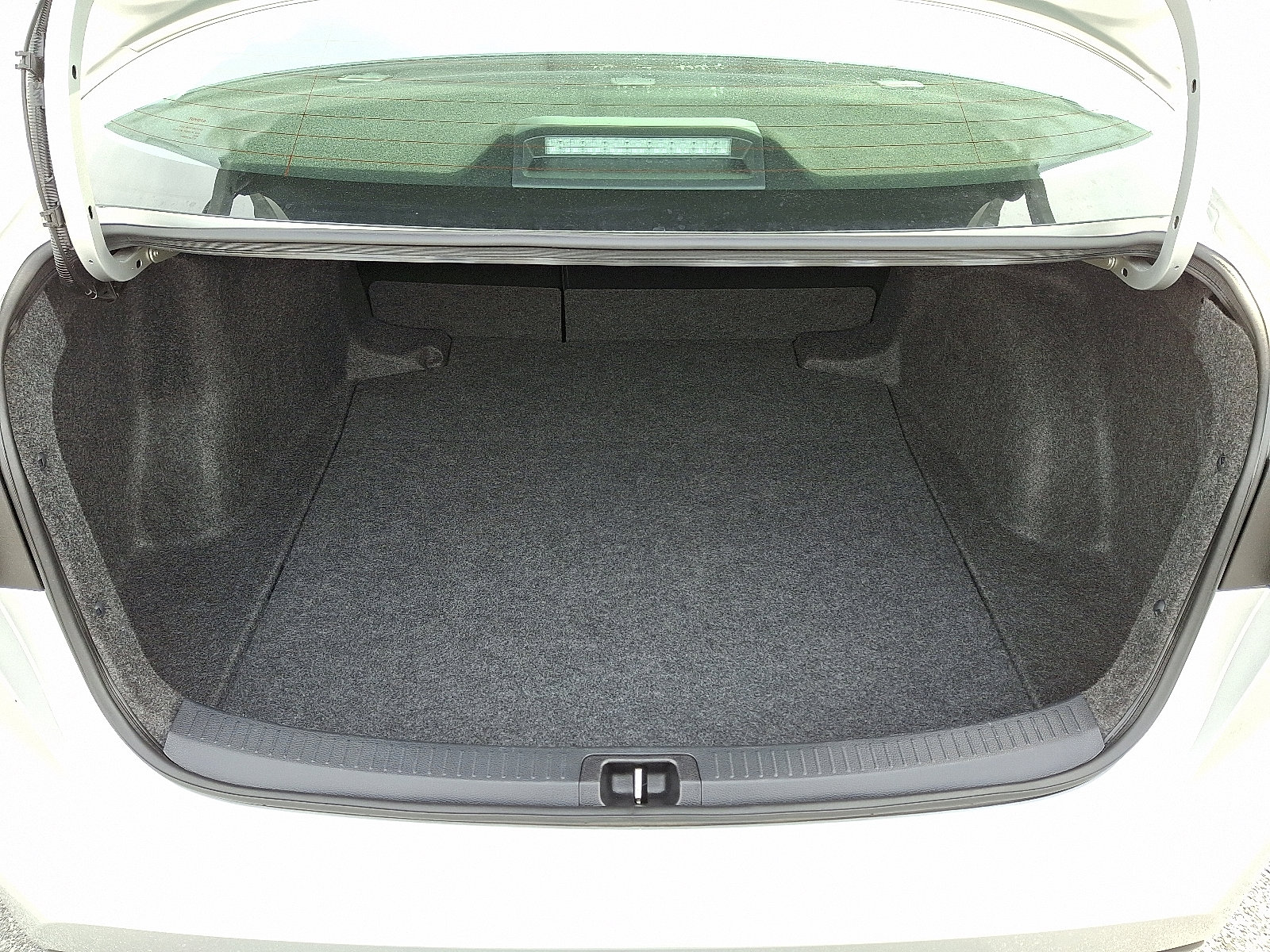 Used 2025 Toyota Corolla LE image 28